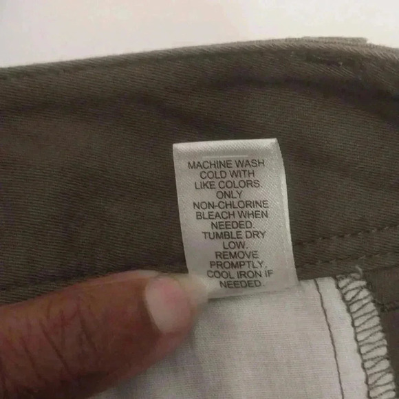 CATO Contemporary Oak Moss Green Shorts Size 12 - Picture 5 of 5